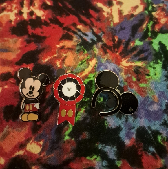 Bundle Of 3 Mickey Mouse Disney Trading Pins - Picture 3 of 3